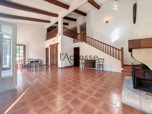 Villa Montauroux 5 pièces sur 3800m2 de terrain avec piscine