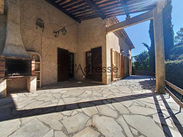 Villa Montauroux 5 pièces sur 3800m2 de terrain avec piscine