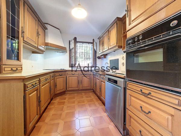 Villa Montauroux 5 pièces sur 3800m2 de terrain avec piscine