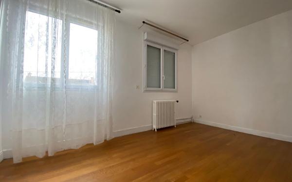 Maison à vendre    4 pièces • 149,66 m2 Clamart