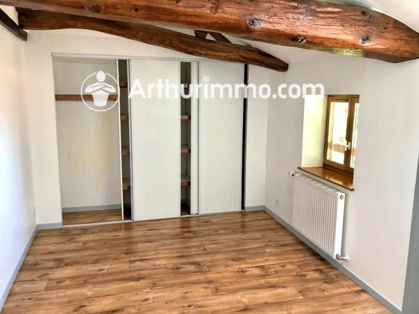 Location                                                      Maison de village
                        
                     3 pièces                      68 m2                     à Fareins
