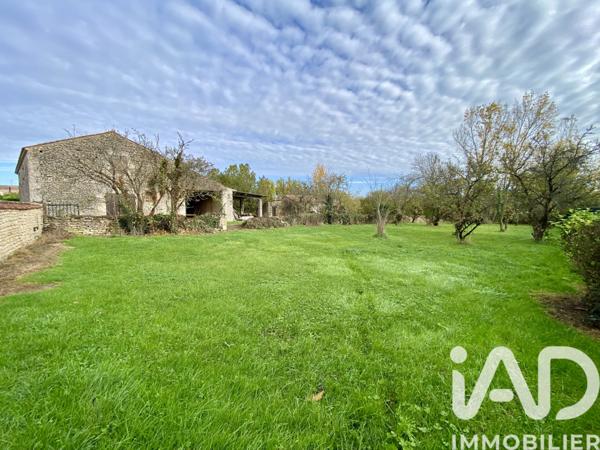 Immeuble à vendre 216 m² La Taillée