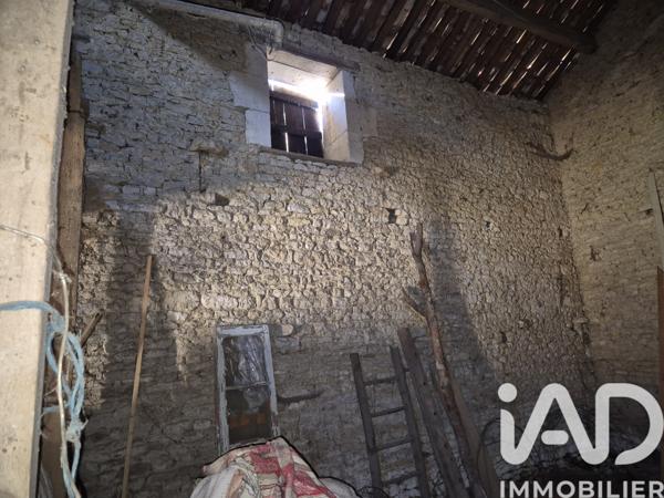 Immeuble à vendre 216 m² La Taillée