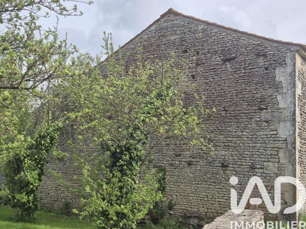 Immeuble à vendre 216 m² La Taillée