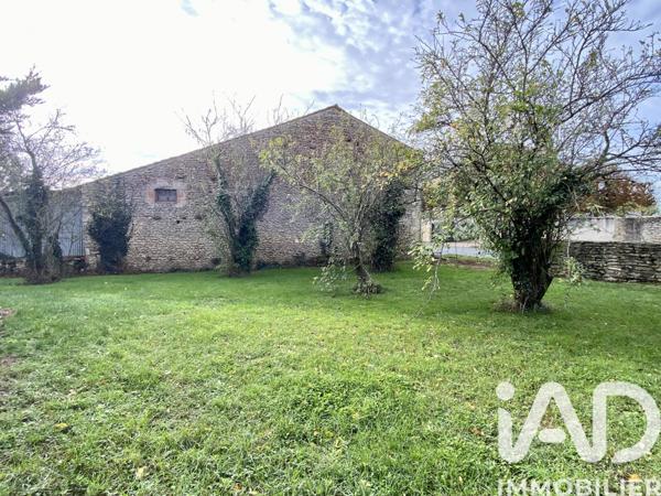 Immeuble à vendre 216 m² La Taillée