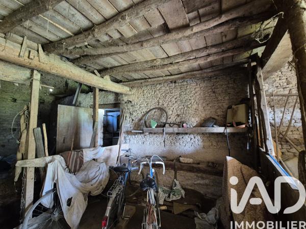 Immeuble à vendre 216 m² La Taillée