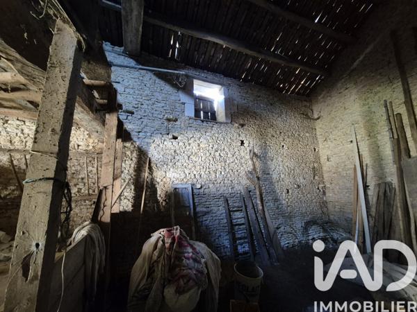 Immeuble à vendre 216 m² La Taillée