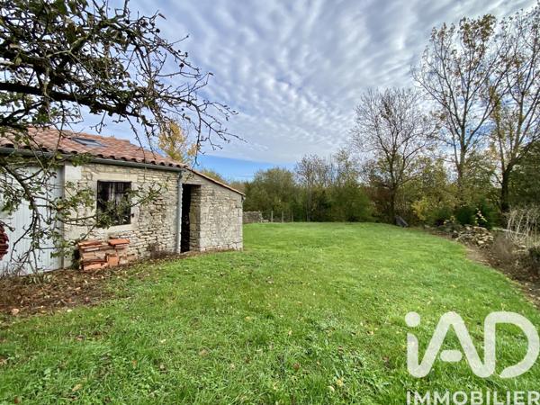 Immeuble à vendre 216 m² La Taillée