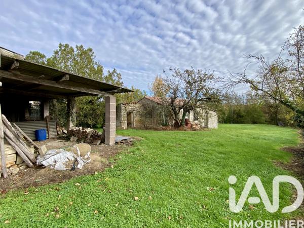 Immeuble à vendre 216 m² La Taillée