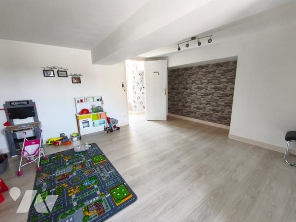 Belle maison entièrement rénovée avec ces dépendance non attenante et terrain constructible