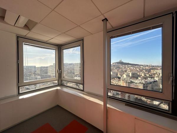 Plateau de bureaux avec parkings et archives à vendre - Tour Méditerranée - Castellane - 13006 Marseille
