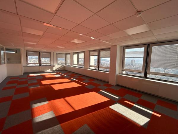Plateau de bureaux avec parkings et archives à vendre - Tour Méditerranée - Castellane - 13006 Marseille