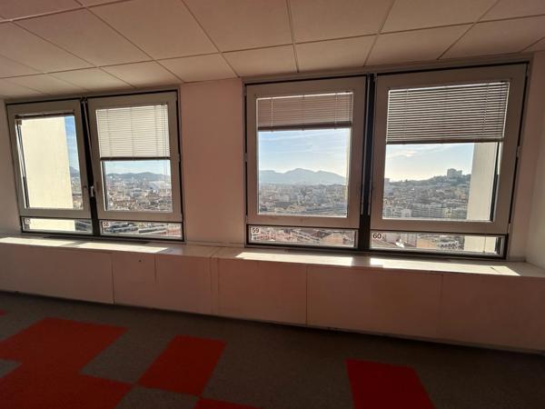 Plateau de bureaux avec parkings et archives à vendre - Tour Méditerranée - Castellane - 13006 Marseille