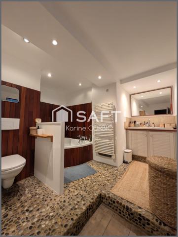 SUPERBE MAISON DE VILLE AVEC BEAUCOUP DE CHARME