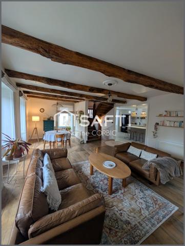 SUPERBE MAISON DE VILLE AVEC BEAUCOUP DE CHARME