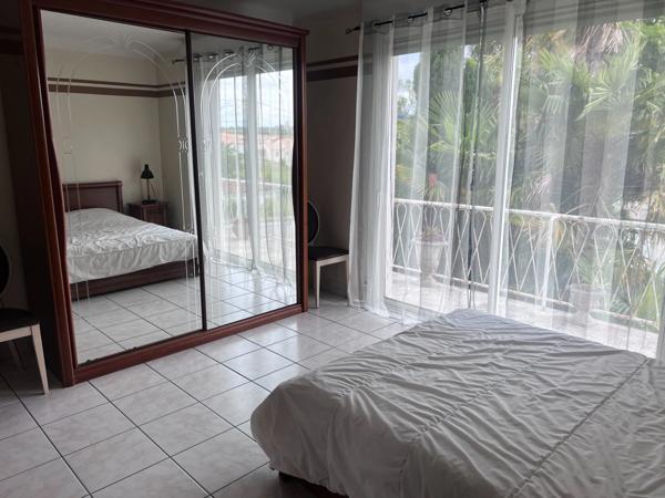 Maison à vendre 6 pièces SAINTES (17) et un appartement
