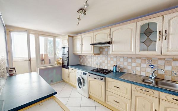 Appartement à vendre    3 pièces • 76,79 m2 Yutz