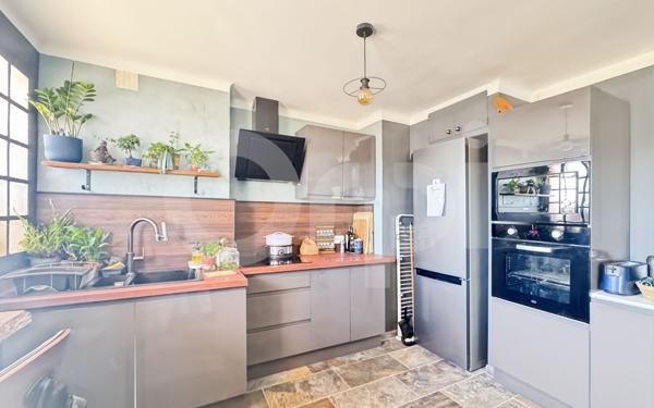 Appartement à vendre    2 pièces • 45,38 m2 Toulon