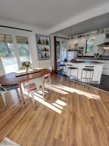Villa
                                                                                                                                                                                                                                                                                                                        5 pièce(s)                                                                                                                                                                                                          3 chambre(s)                                                                                                                                                                                                          150  m²
