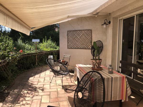 Villa
                                                                                                                                                                                                                                                                                                                        5 pièce(s)                                                                                                                                                                                                          3 chambre(s)                                                                                                                                                                                                          150  m²
