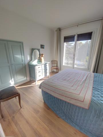 Villa
                                                                                                                                                                                                                                                                                                                        5 pièce(s)                                                                                                                                                                                                          3 chambre(s)                                                                                                                                                                                                          150  m²