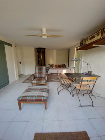 Villa
                                                                                                                                                                                                                                                                                                                        5 pièce(s)                                                                                                                                                                                                          3 chambre(s)                                                                                                                                                                                                          150  m²
