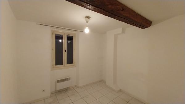 Toulon (83100) Appartement + murs libres de local commercial + garage