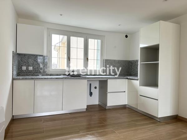 Appartement
         5 pièces
        - 80 m² Exclusivité 240 000 € *