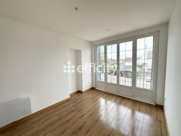 Appartement
         5 pièces
        - 80 m² Exclusivité 240 000 € *