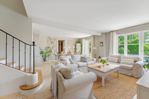 Vente Maison de luxe Chevry 10 Pièces 415 m²