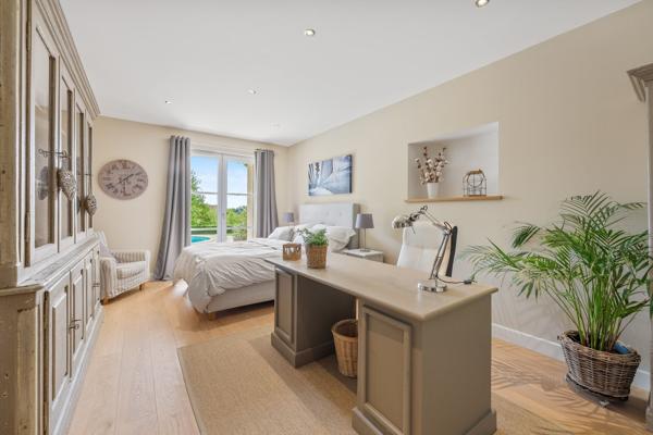 Vente Maison de luxe Chevry 10 Pièces 415 m²