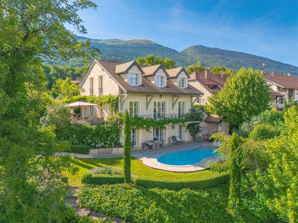 Vente Maison de luxe Chevry 10 Pièces 415 m²
