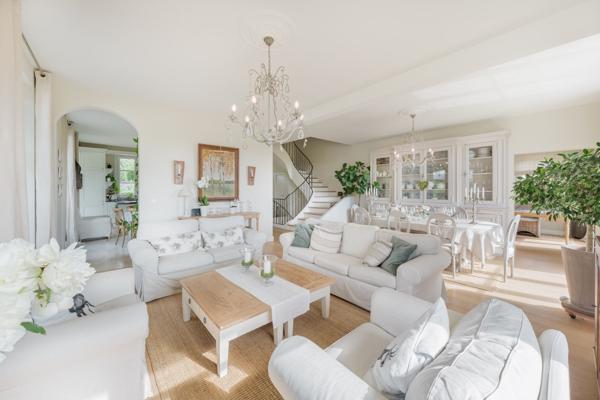 Vente Maison de luxe Chevry 10 Pièces 415 m²