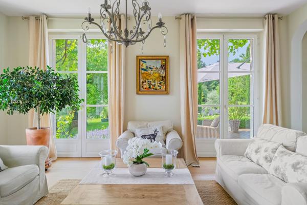 Vente Maison de luxe Chevry 10 Pièces 415 m²