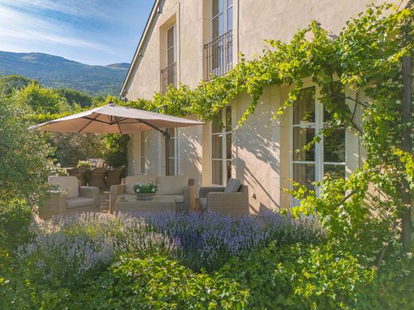 Vente Maison de luxe Chevry 10 Pièces 415 m²
