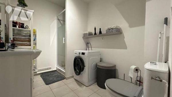 Châlons-en-Champagne - Centre-ville - Appartement T3 avec entrée indépendante et cour commune
...