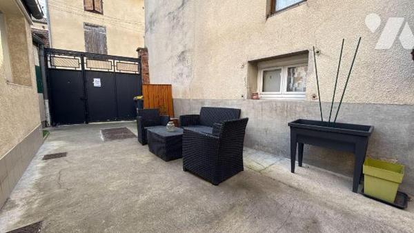 Châlons-en-Champagne - Centre-ville - Appartement T3 avec entrée indépendante et cour commune
...