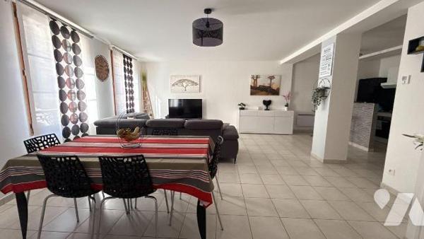 Châlons-en-Champagne - Centre-ville - Appartement T3 avec entrée indépendante et cour commune
...