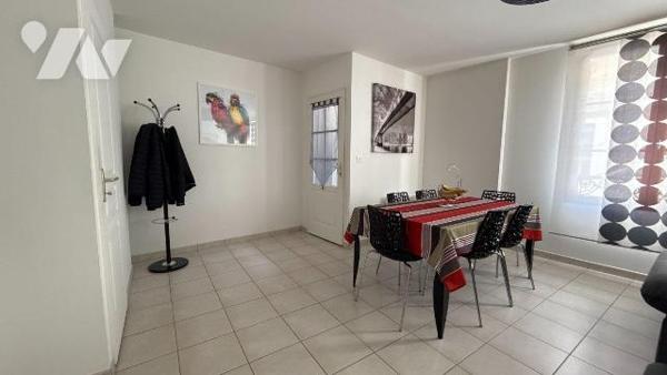 Châlons-en-Champagne - Centre-ville - Appartement T3 avec entrée indépendante et cour commune
...