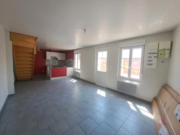 MAISON DE BOURG ENTIERREMENT RENOVEE
