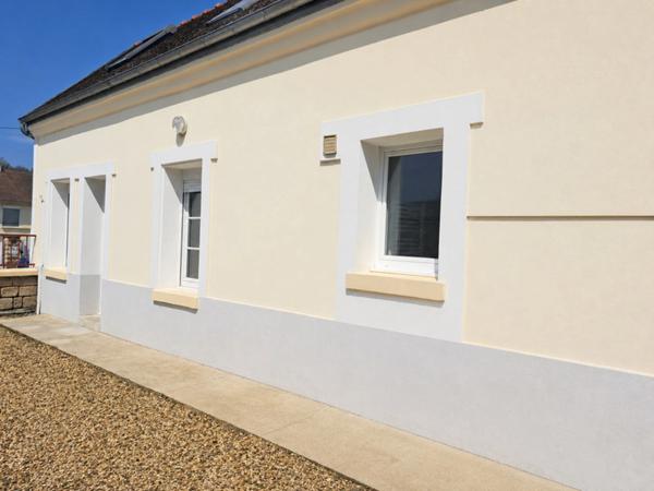 MAISON DE BOURG ENTIERREMENT RENOVEE