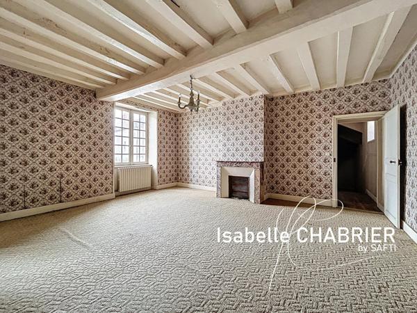 DURTAL, MAISON AVEC 7 GARAGES & DEPENDANCE