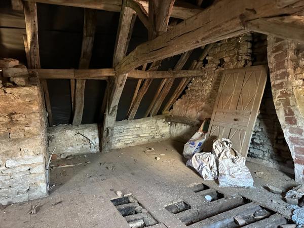 Maison et granges entre Venarey-les-Laumes et Vitteaux (21)