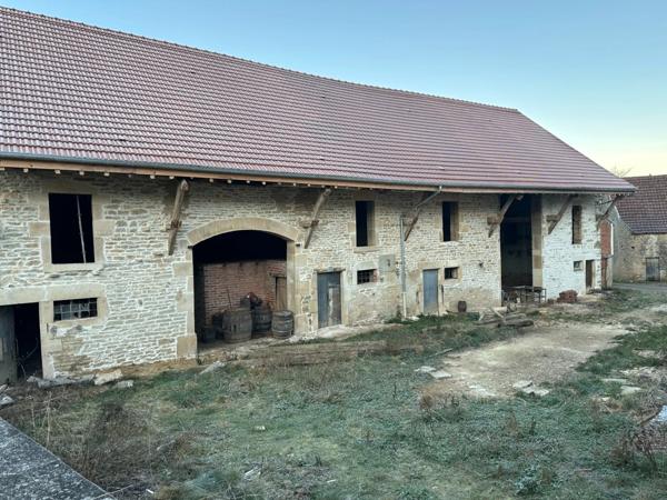 Maison et granges entre Venarey-les-Laumes et Vitteaux (21)