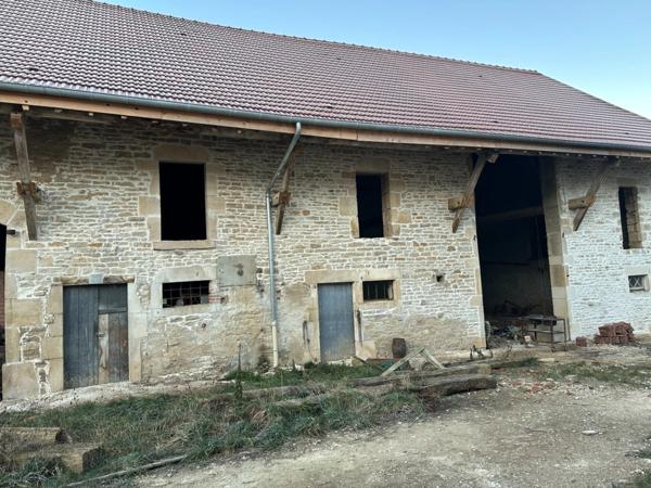 Maison et granges entre Venarey-les-Laumes et Vitteaux (21)