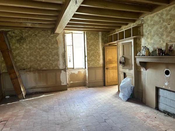 Maison et granges entre Venarey-les-Laumes et Vitteaux (21)