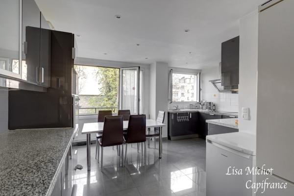 Neuilly-sur-Seine, Appartement 5 pièces en très bon état au sein d'une résidence de standing et ravalée