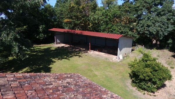 Exclusivité - Proche St Clar - Maison de plain-pied avec pigeonnier, grange et bâtiment