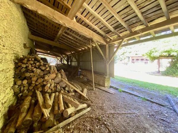 Exclusivité - Proche St Clar - Maison de plain-pied avec pigeonnier, grange et bâtiment