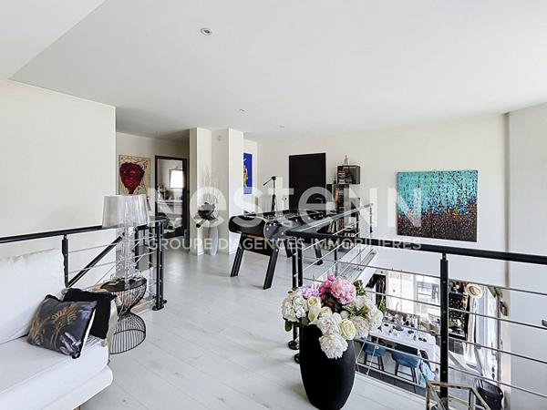 EXCLUSIVITÉ aux Verrières-de-Joux : Élégante maison contemporaine avec de beaux volumes et des prestations soignées !